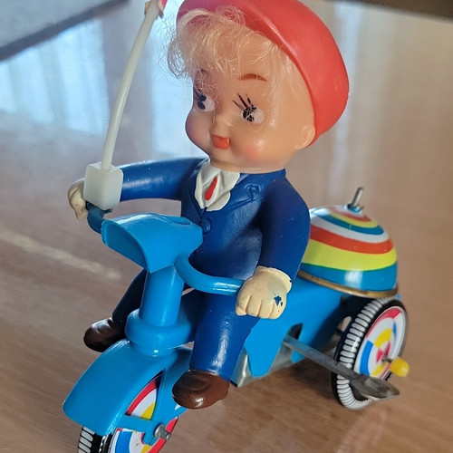Mechanisches blechspielzeug - su,